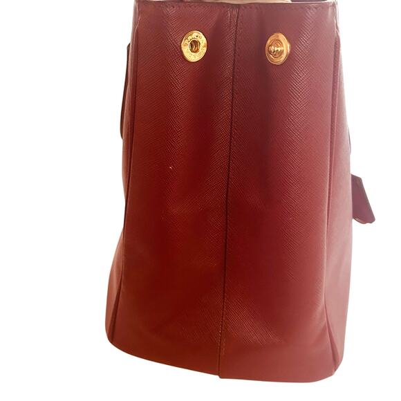 Authentic Prada Saffiano Red Leather Large Tote with Dust Bag - Picture 4 of 15
